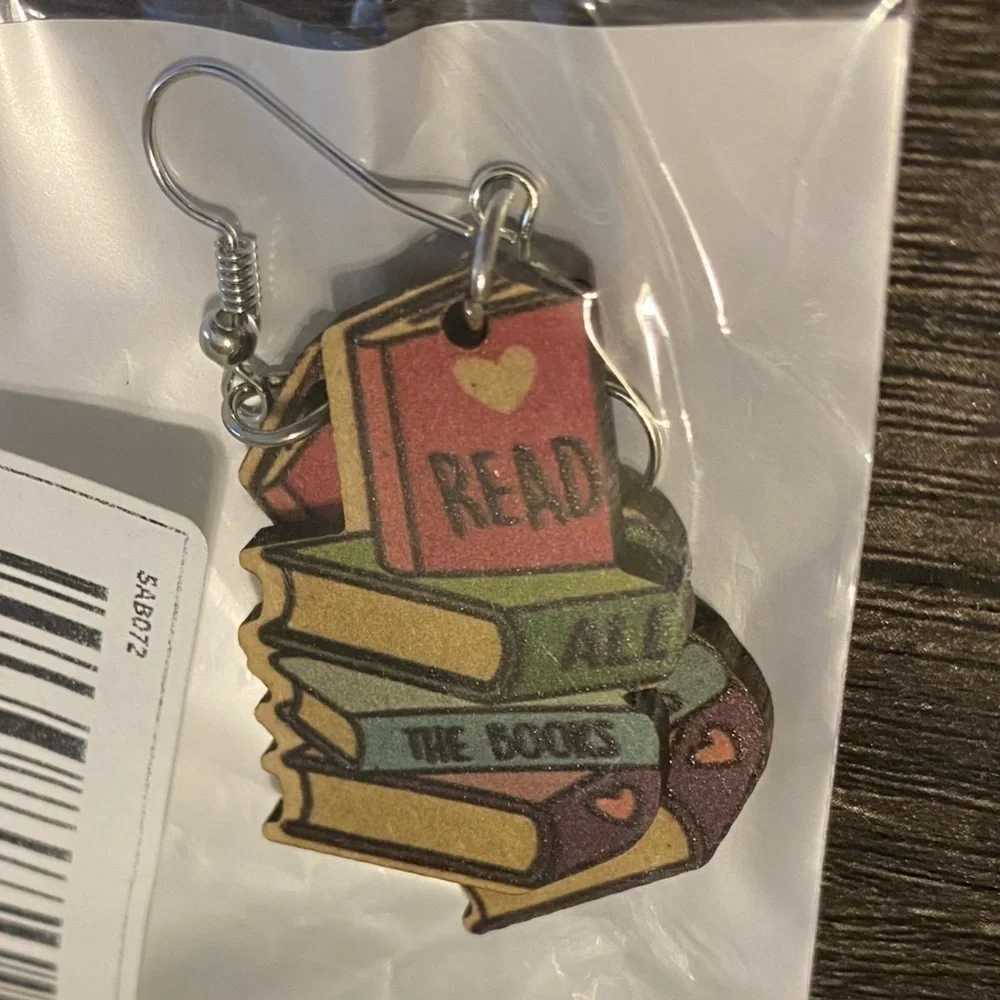 Teacher spirit day earrings “Read All the Books” Back to school gift ✏️ 📚👂 - Picture 2 of 2